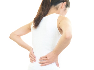 腰の痛みのイメージ写真