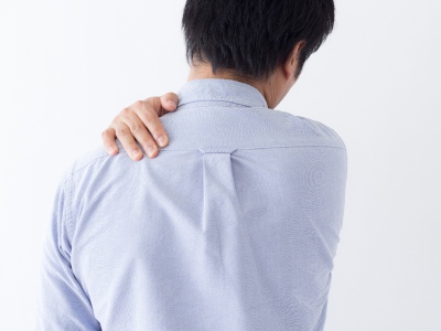 肩の痛みのイメージ写真